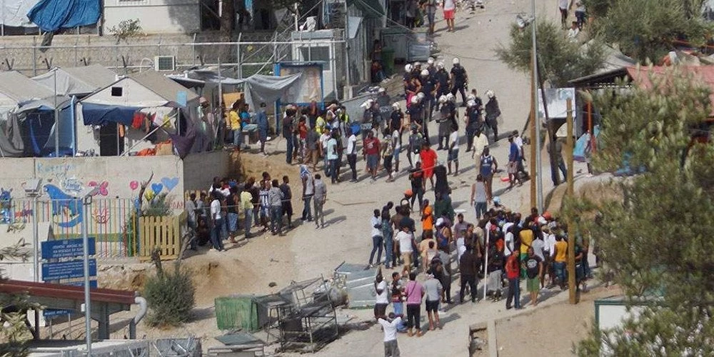 Καλογήρου: 8.000 οι πρόσφυγες στη Μόρια, ενώ η δομή φτιάχτηκε για 2.100 άτομα